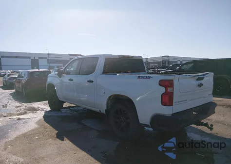 2022 Chevrolet Silverado 1500 4Wd Short Bed Custom Trail Boss z USA, uszkodzony, nr VIN 3GCPDCEK5NG574384